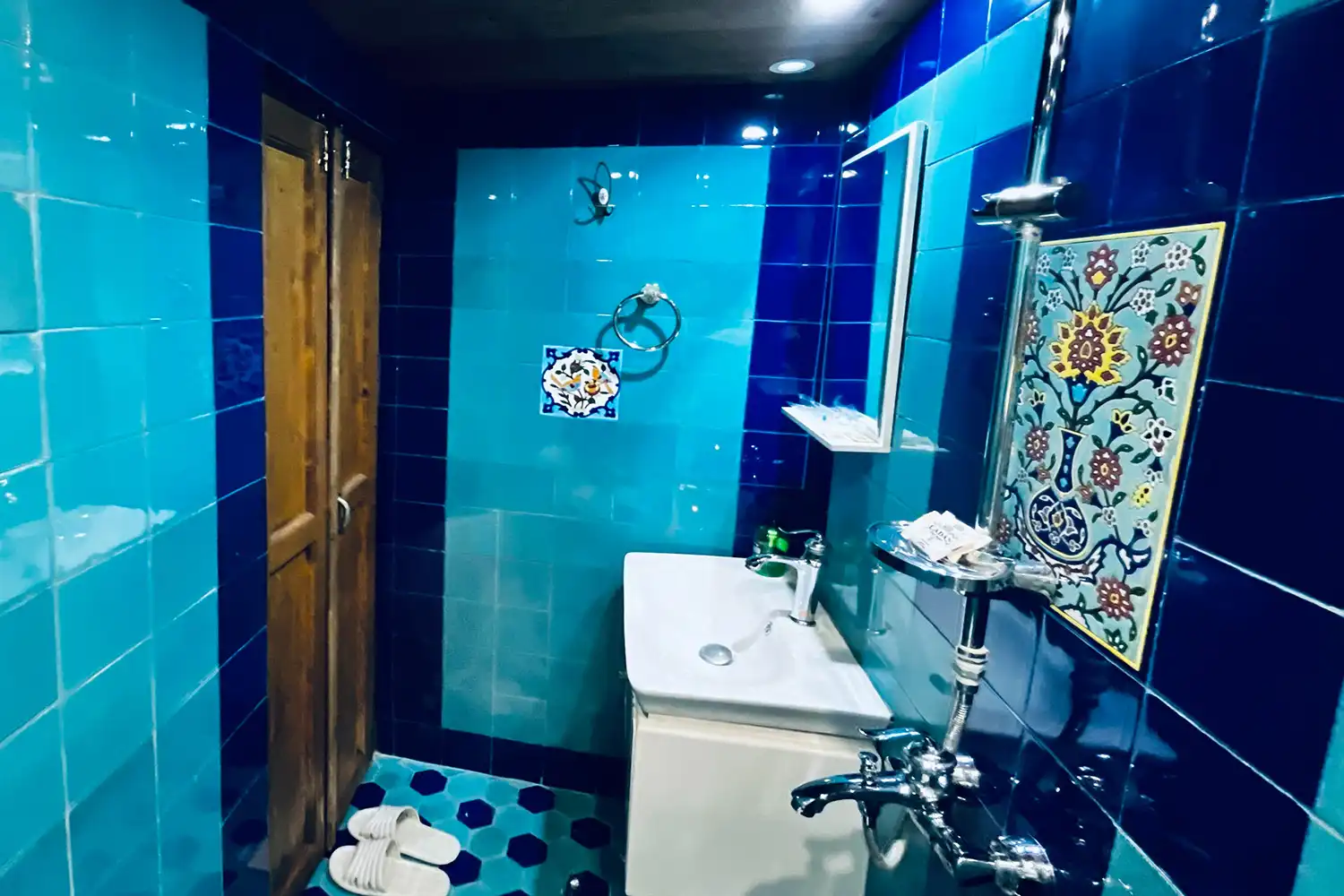 تصویر حمام اختصاصی اتاق دابل استاد جلیل شهناز