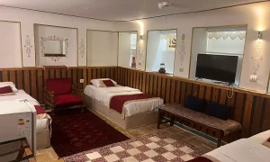 تصویر اتاق دو تخته هتل سنتی طاووسیه اصفهان